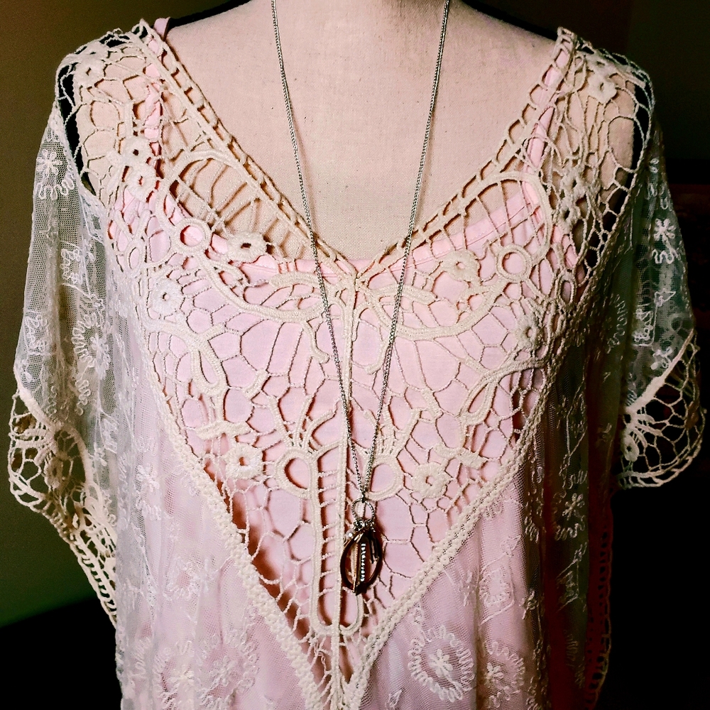 DEMOCRACY - LACY loose knit top w long fringe